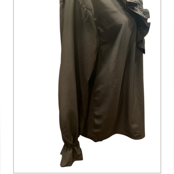 Unbranded NWOT black‎ blouse, size M (fits like a large). - Picture 3 of 9